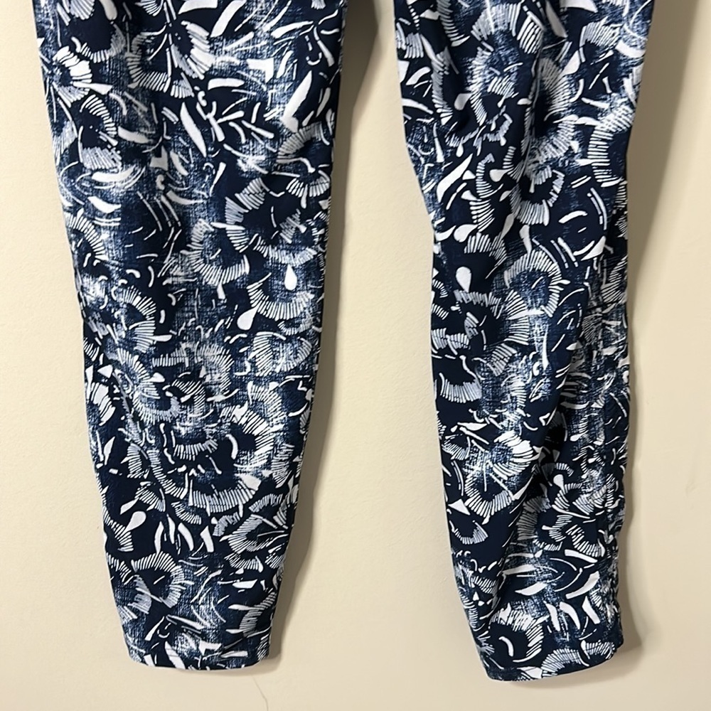 Athleta Ariel Aspire Printed Pant Jogger Blue Floral Lightweight stretch Size 10 - Picture 11 of 16